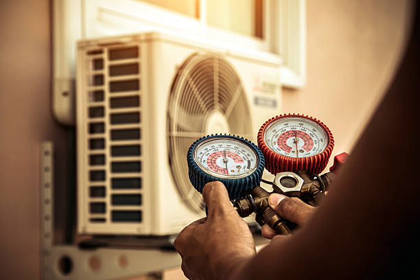 Professional Hvac Maintenance technician working in Mc Queeney, TX